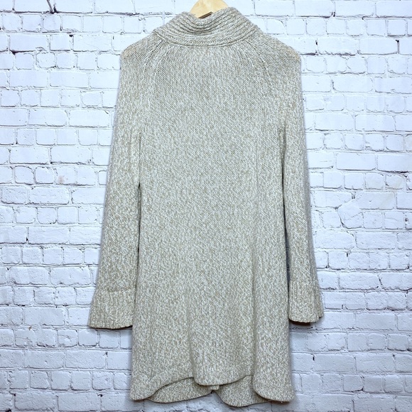 Old Navy Women's Knitted Cardigan Sweater Medium - Picture 2 of 6